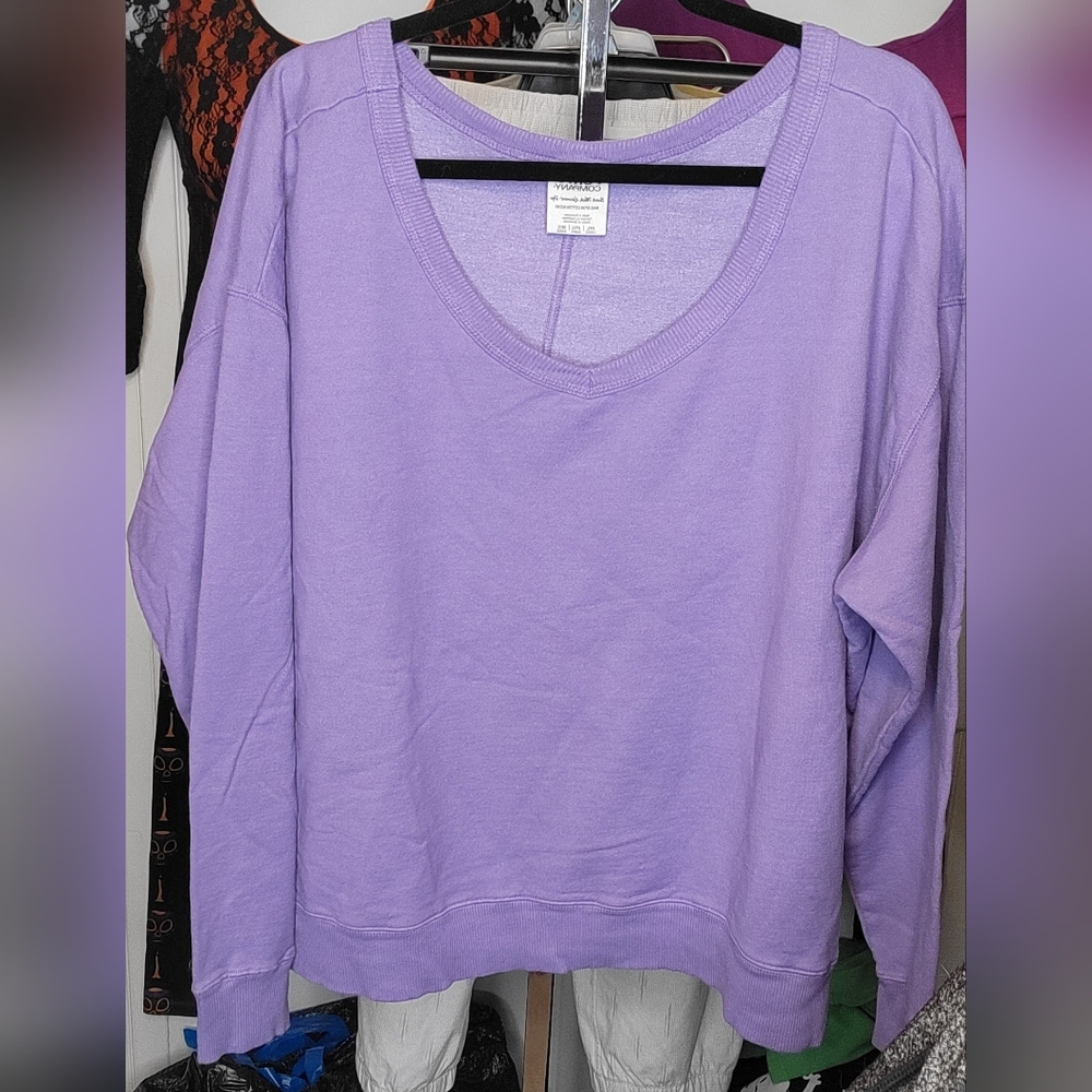 585- Port And Company- Light Purple V-Neck Sweatshirt,Sz. 3X